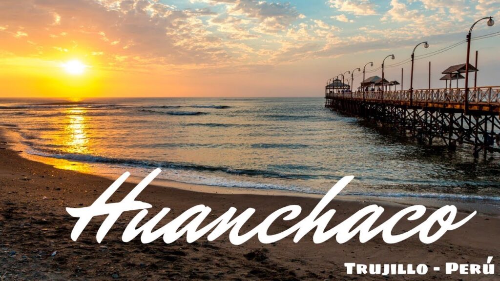 Explorando Huanchaco: historia milenaria y belleza costera en Trujillo, Perú
